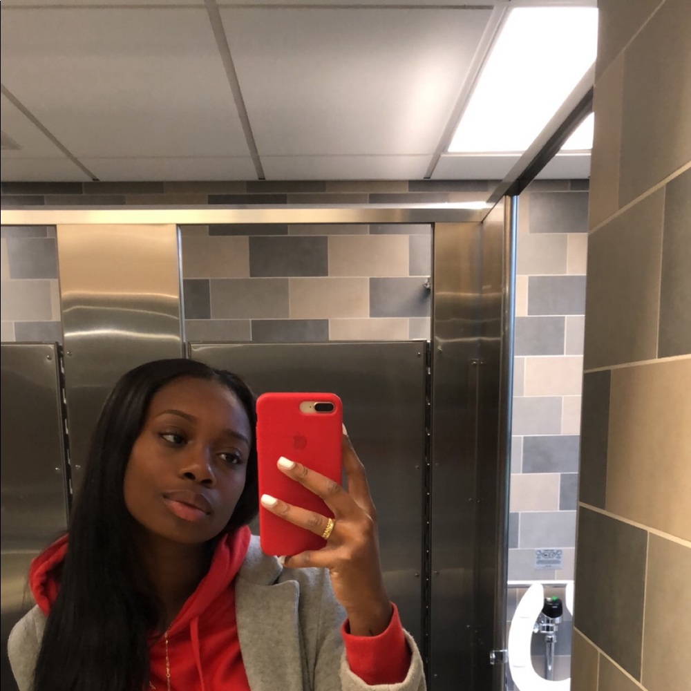 Meet your Posher, Kayla